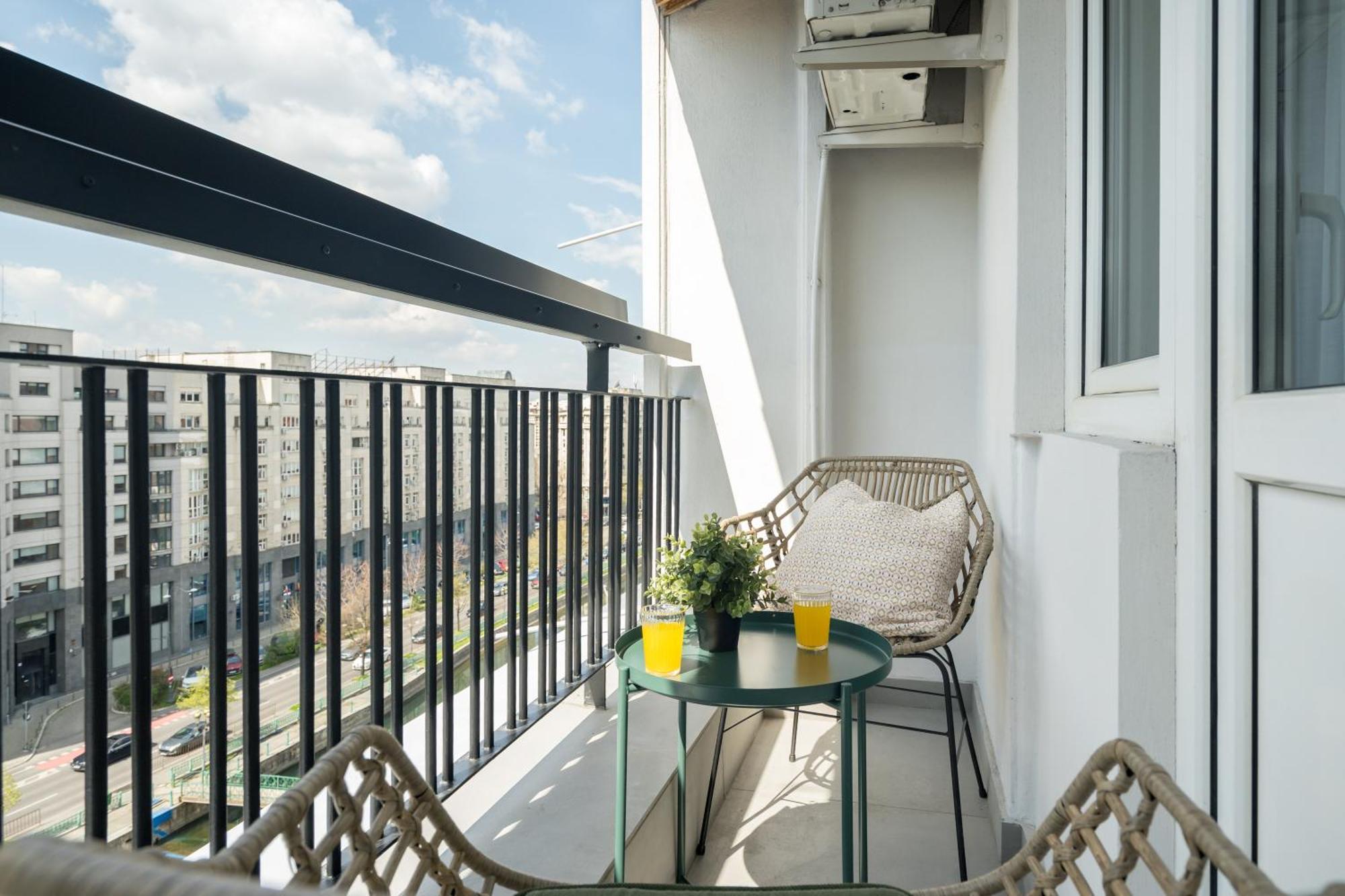 Apartament River View Bucureşti